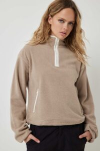 15 Best Aritzia Dupes You Will Love - The Decor Forum