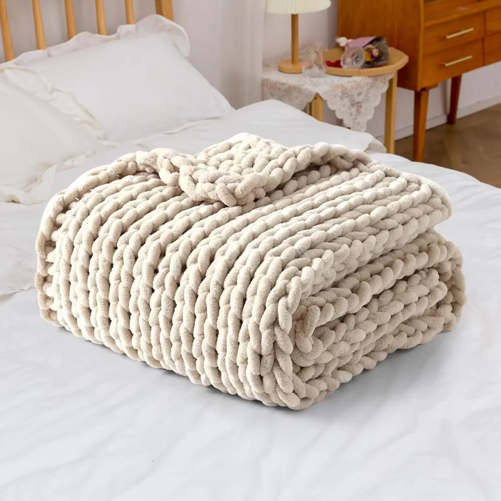 Chunky chenille throw for womens bedroom