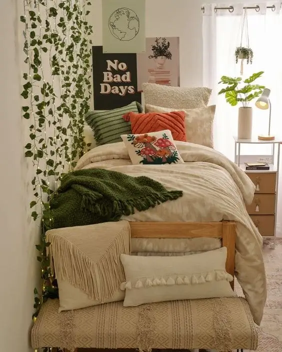 How to decorate dorm room with plants