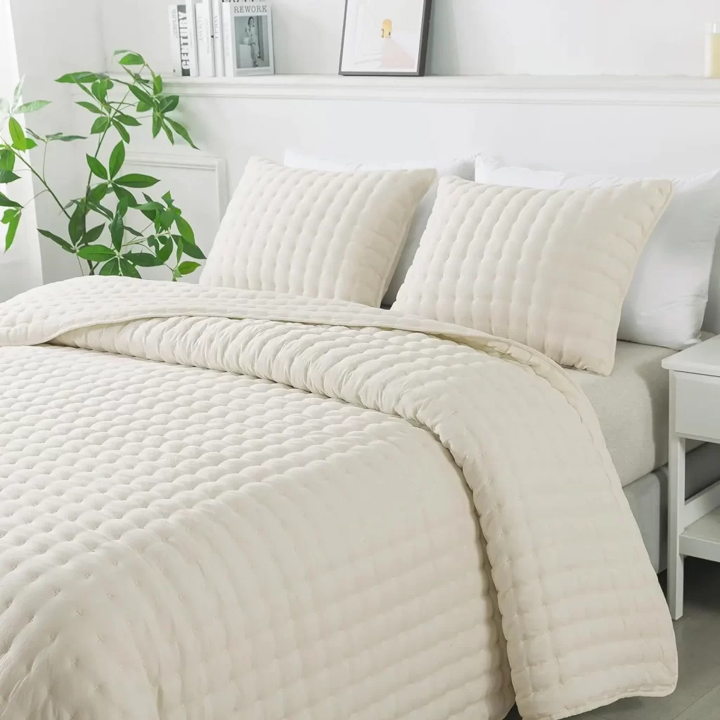 Ivory textured bedding for woman's bedroom