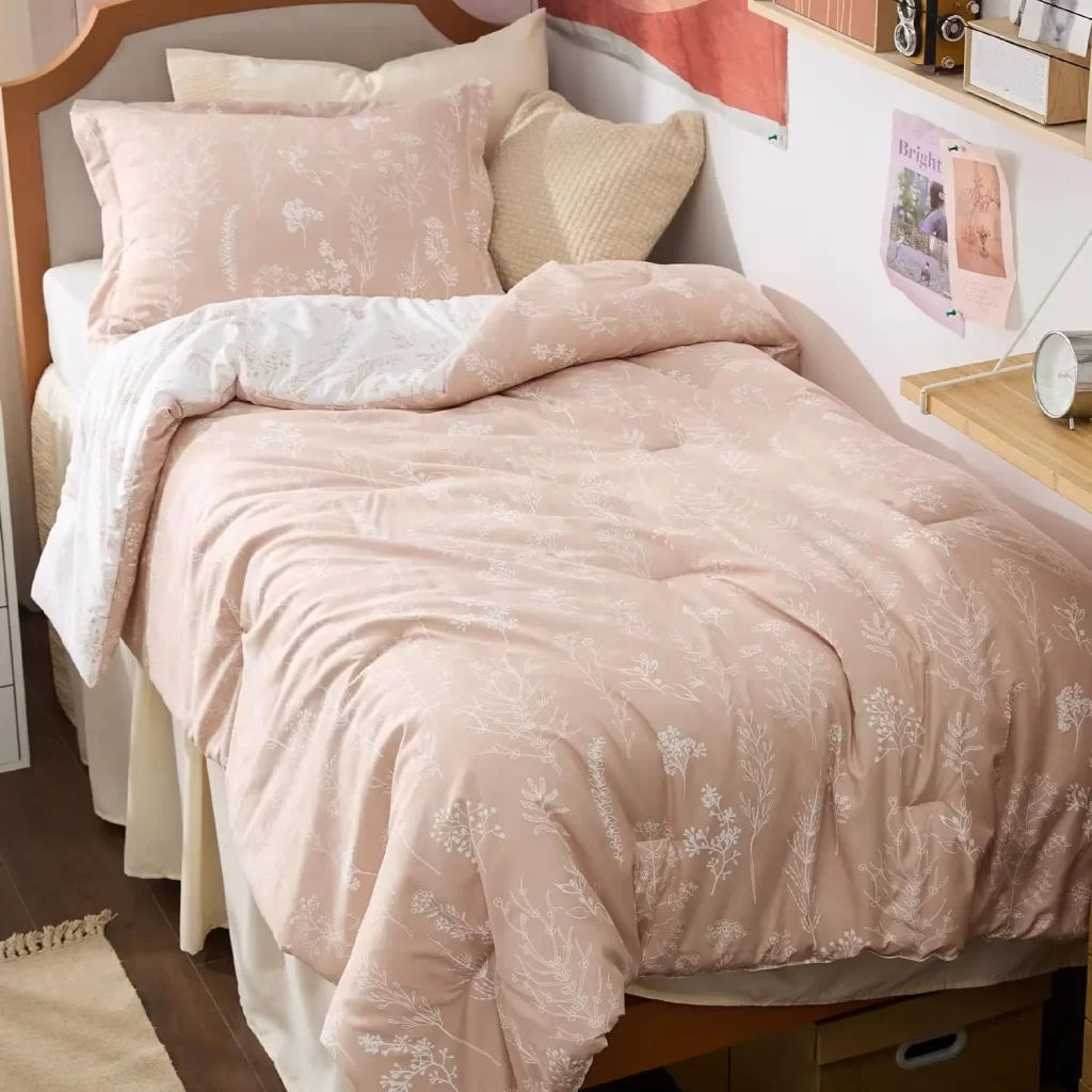 Cute pink comforter set for dorm room