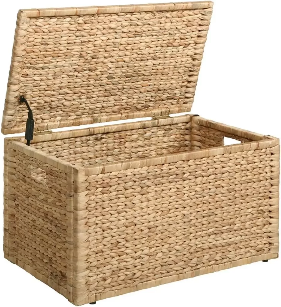 Woven natural basket for women's bedroom storage