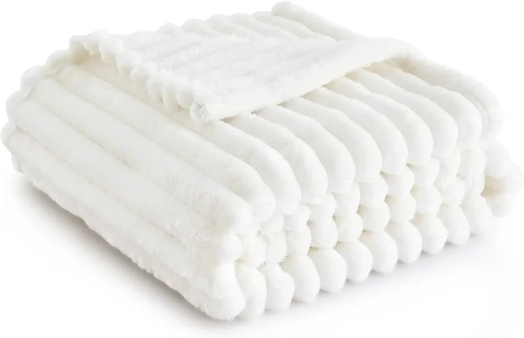 White fleece throw blanket for dorm room