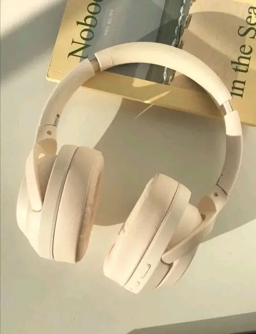 Aesthetic headphones for college student