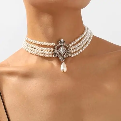 Vintage pearl choker necklace inspired by Daphne Bridgerton, featuring a classic design with lustrous pearls and a delicate clasp, perfect for adding Regency-era elegance to a Halloween costume or formal ensemble.