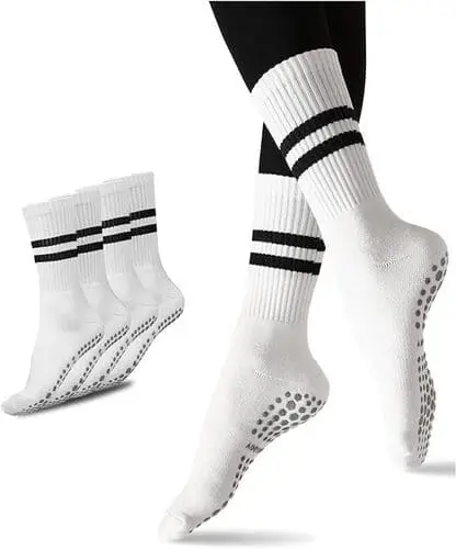 Grippy gen z yoga socks