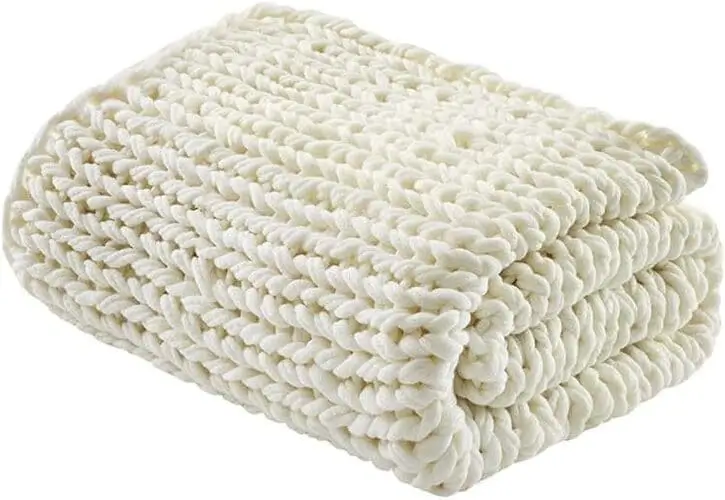 White Chunky Throw Blanket for Earthy Rustic Farmhouse Bedroom – Add a touch of softness to your farmhouse-inspired bedroom with this cozy white chunky knit throw blanket. Ideal for layering on beds or chairs for a rustic, relaxed vibe.