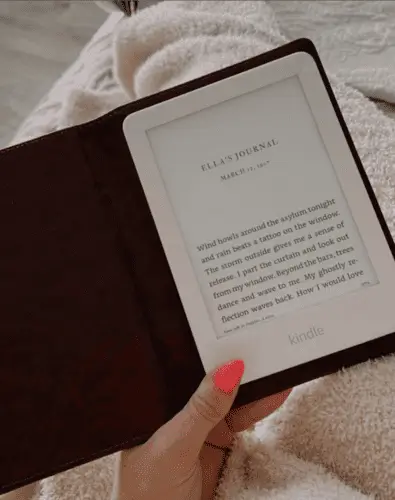 Kindle Paperwhite Signature Edition, perfect expensive Christmas gift idea for avid readers