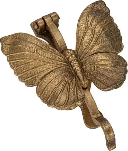 Cute butterfly door knocker is a great way to make your apartment look cute and spruce up the entryway