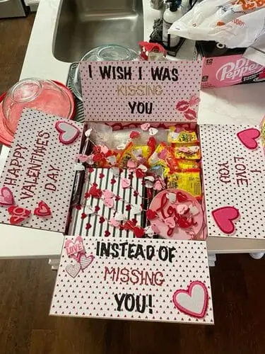 Long distance valentine's day care package for long distance relationships on Valentine's day