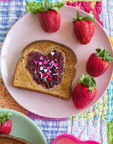 Super easy valentine's day breakfast idea that's great for adults and kids